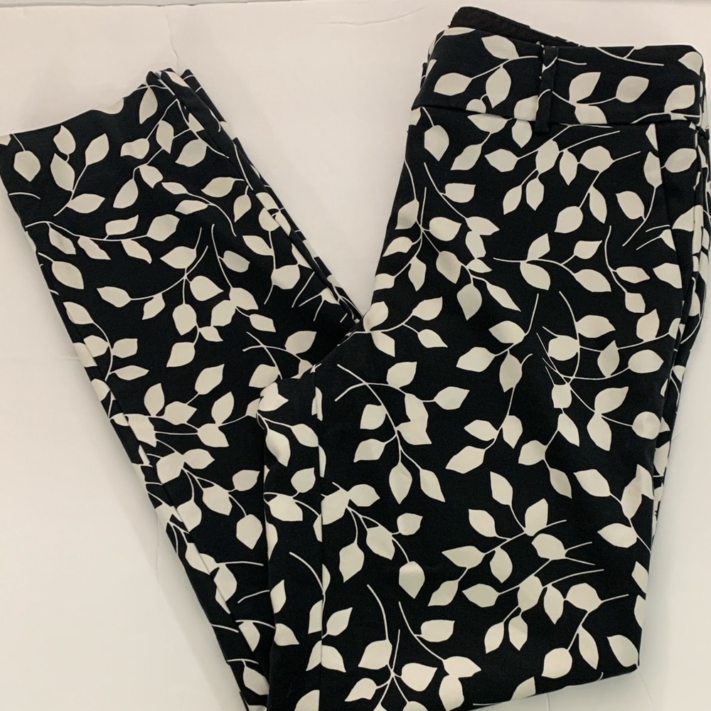 Talbots Hampshire Ankle Pants - Abstract Leaves Size 4 - Picture 2 of 11